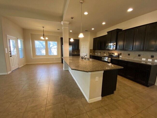 Building Photo - July Move-In Special