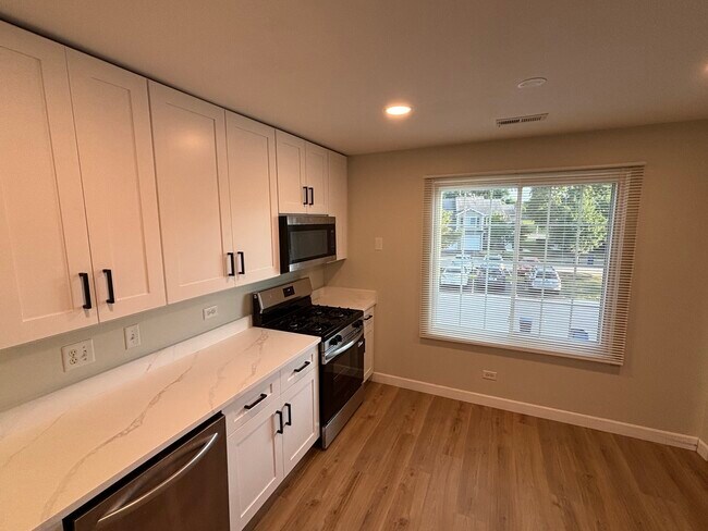 Building Photo - 2114 Southwind Cir