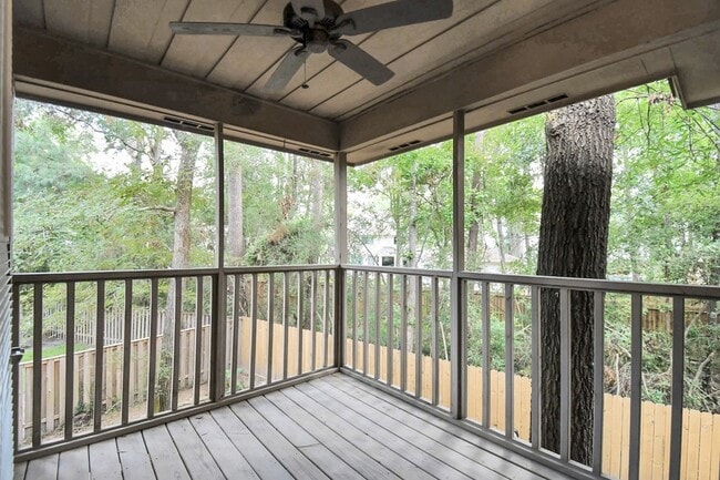 Building Photo - 60 Lakeridge Ct