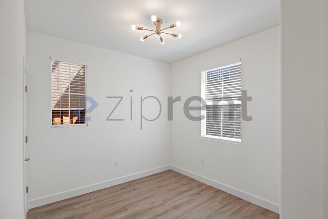 Building Photo - 109 Tranquil Ln