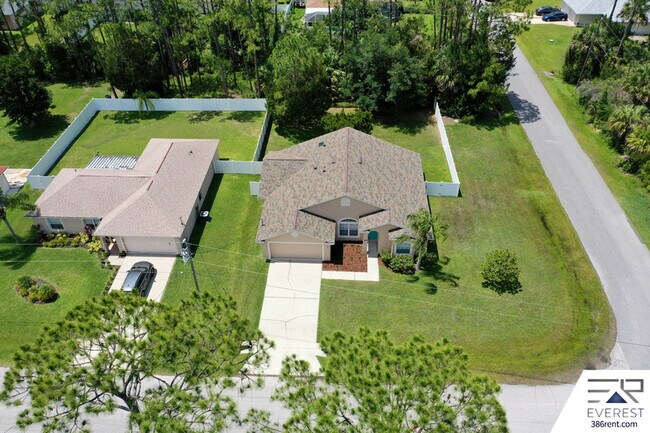 Building Photo - 25 Rainbrook Dr
