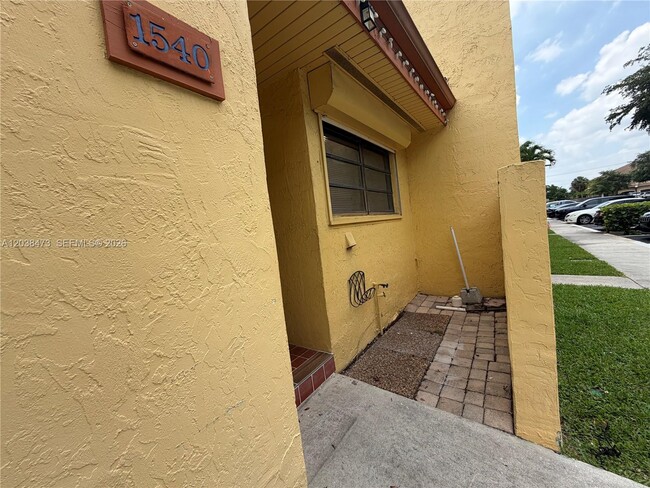 Building Photo - 1540 NW 93rd Ave