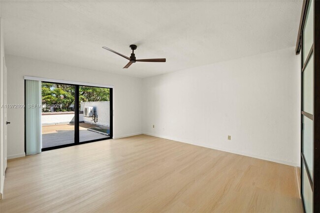 Building Photo - 9002 SW 62nd Terrace