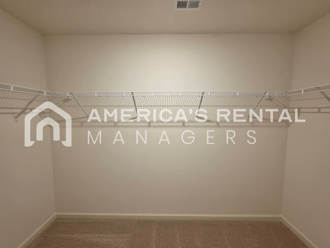 Building Photo - DEPOSIT PENDING! Spacious Home for Rent in Calera, AL!