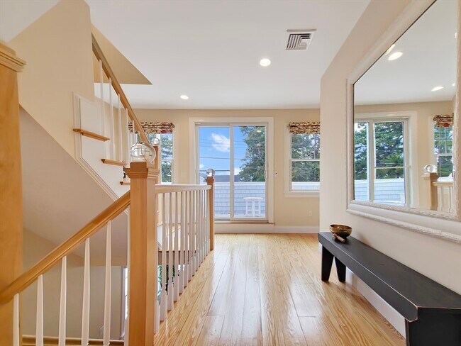 Building Photo - 111 Shore Dr