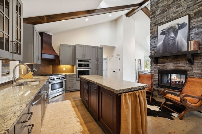 Building Photo - FULLY FURNISHED ISLAND HOME ON OLD HICKORY...