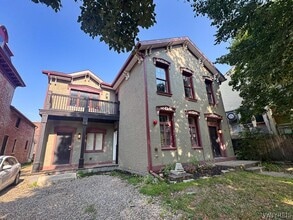 Building Photo - 486 Franklin St