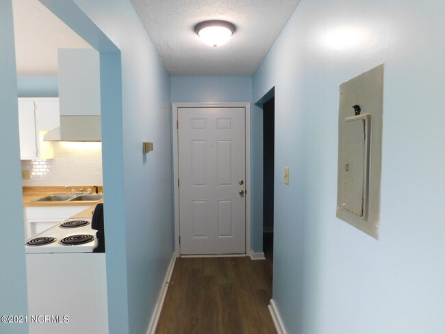 Building Photo - 201 Shipman Rd