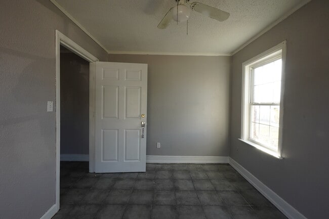 Building Photo - 2361 Joy Ln