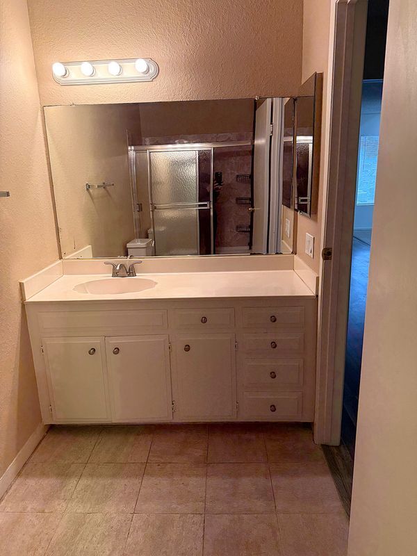 Building Photo - 420 E Blueridge Ave