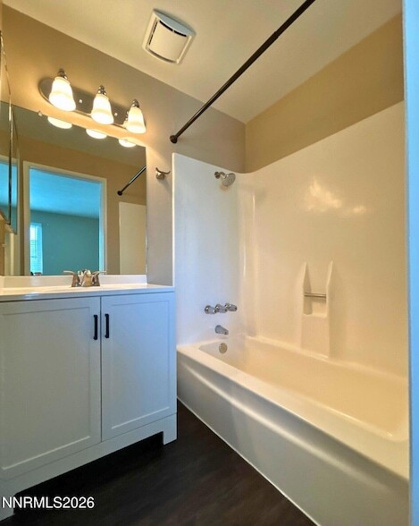 Building Photo - 835 Ridgewood Dr