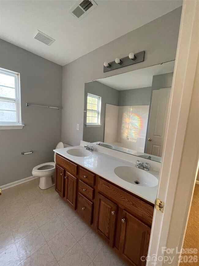 Building Photo - 1505 Niall Ln