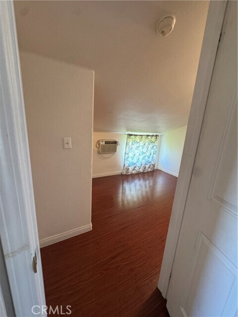 Building Photo - 758 W Longden Ave