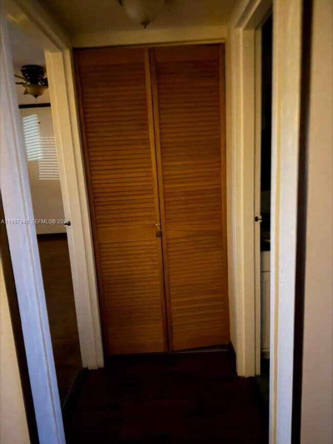 Building Photo - 200 Waterway Dr S