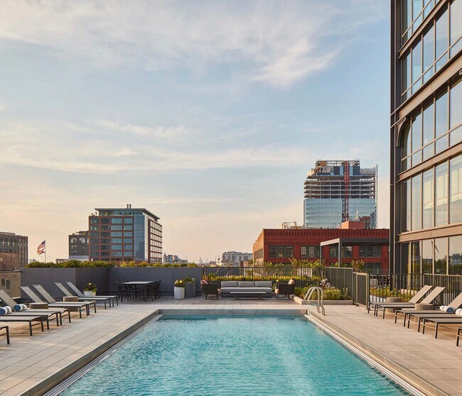 Building Photo - 164 N Peoria St