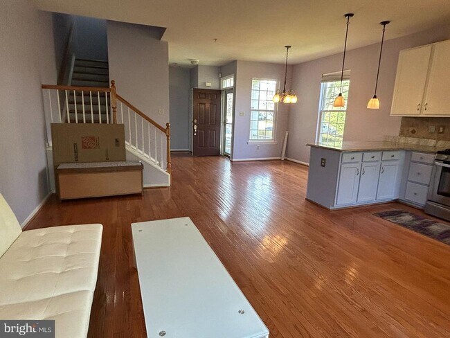 Building Photo - 445 Fort Hill Cir