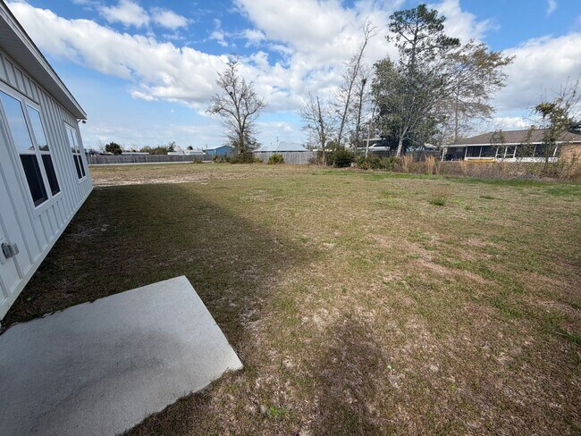 Building Photo - 1303 Louisiana Ave