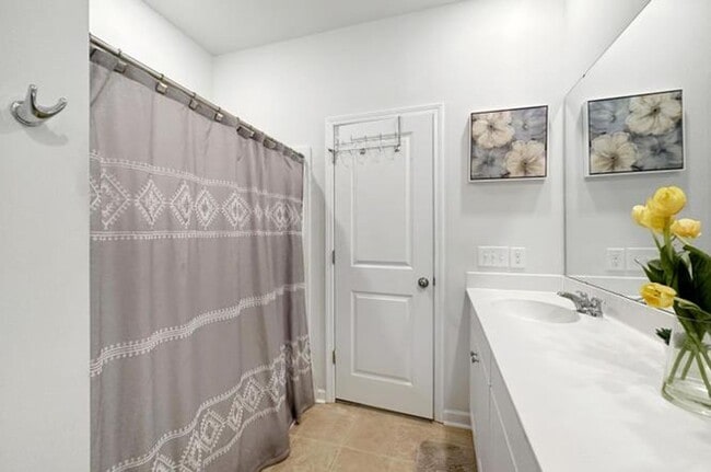 Building Photo - Spacious 5 Bedroom Home in West Ashley – P...