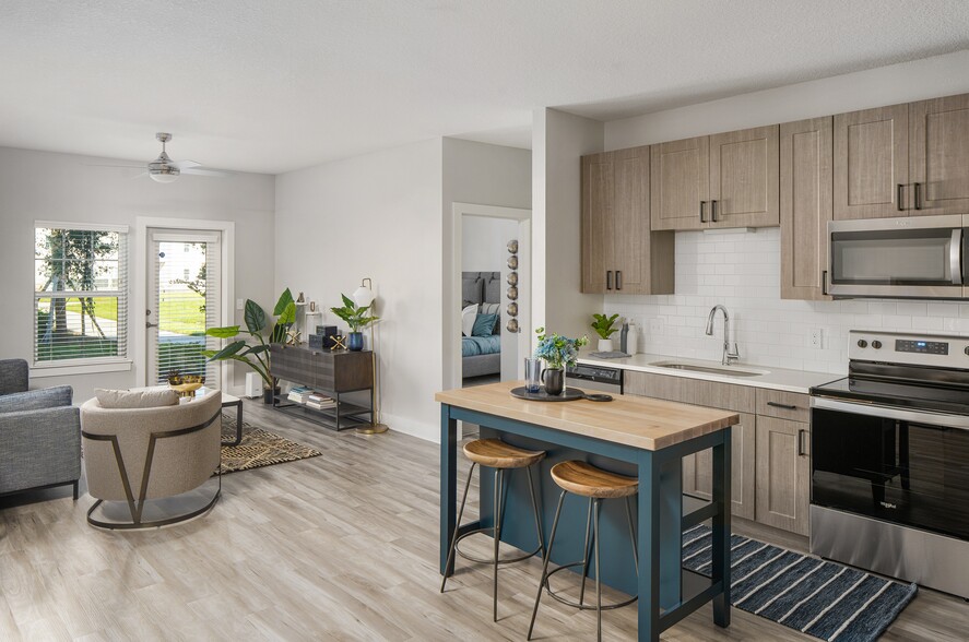 Building Photo - ZZZThe Hudson