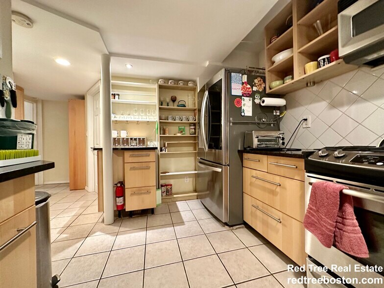 Building Photo - 8 Fulkerson St