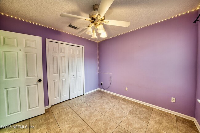 Building Photo - 185 Hawthorn Hedge Ln