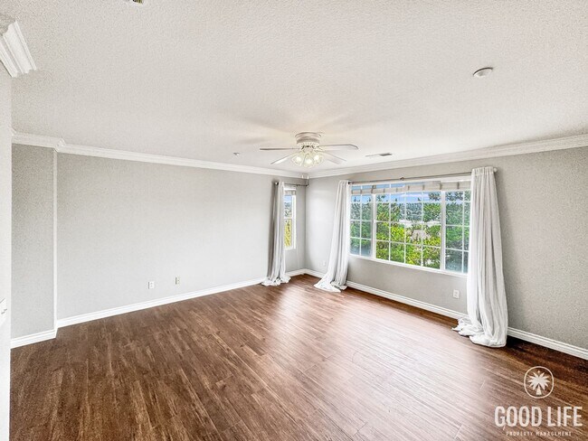 Building Photo - Great 4B/2.5BA House in Vista!
