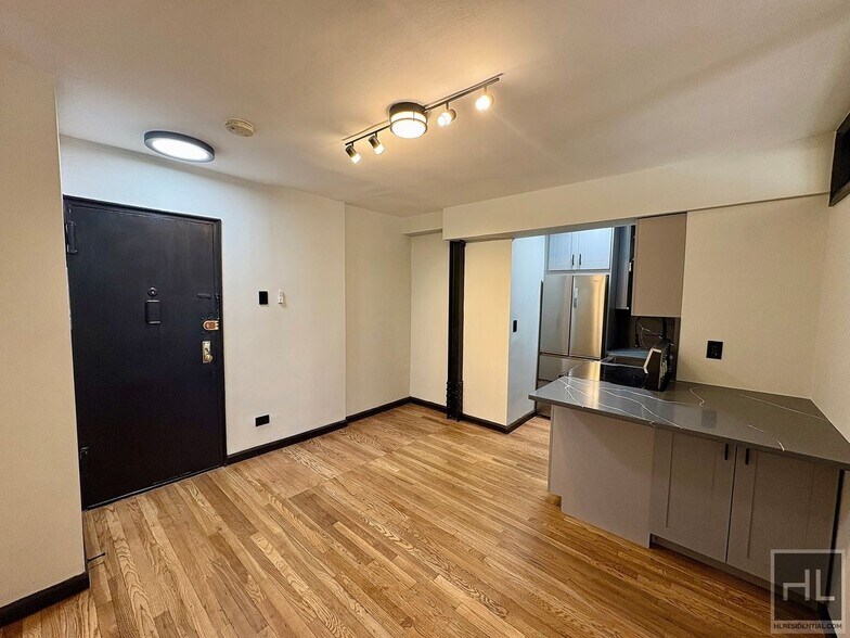 Building Photo - East 58th Street