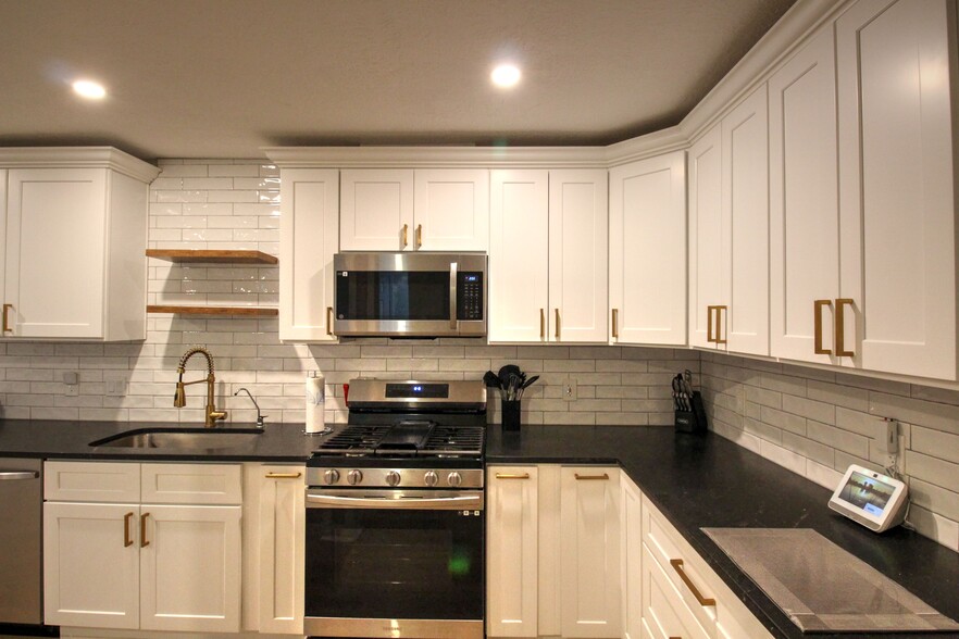 Building Photo - 2113 21st Ave N