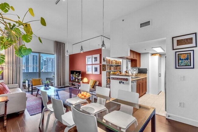 Building Photo - 36 NW 6th Ave