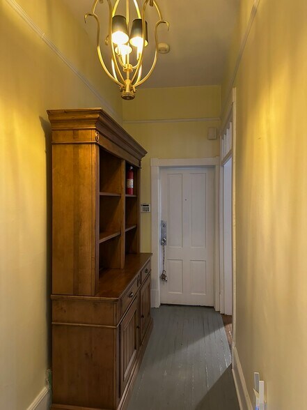 Building Photo - 2401 Habersham St