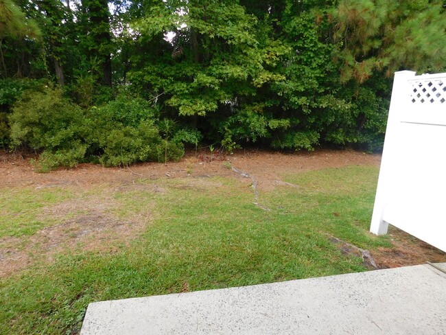 Building Photo - 1527 College Way