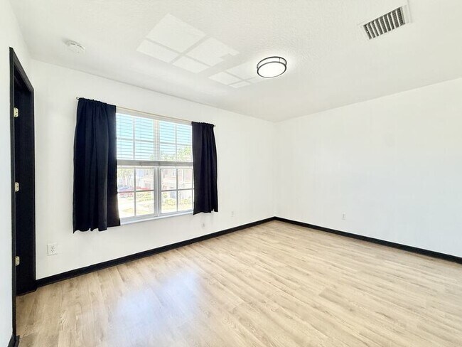 Building Photo - 4978 White Sanderling Ct