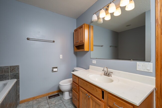 Building Photo - 5831 Belle Ave