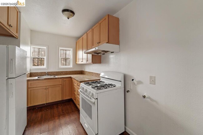 Building Photo - 402 Bissell Ave