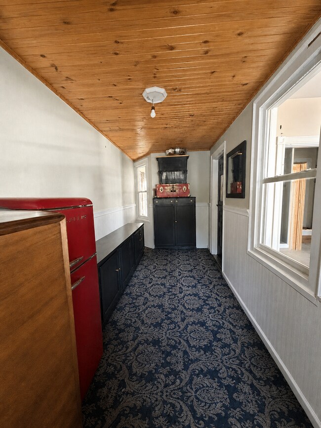 Building Photo - 27 Mansfield St