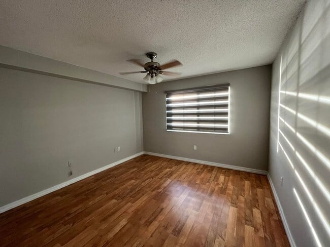 Building Photo - Portofino of jensen Beach