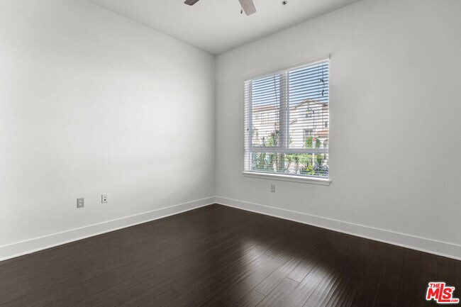 Building Photo - 12920 W Runway Rd