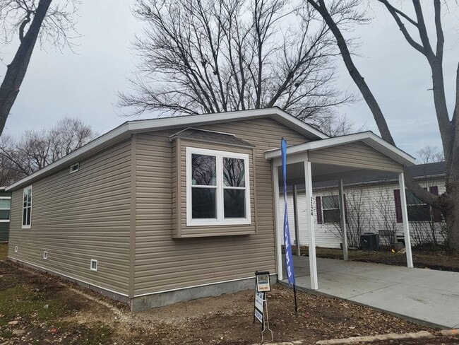 Building Photo - 1124 Lake Terrace Rd