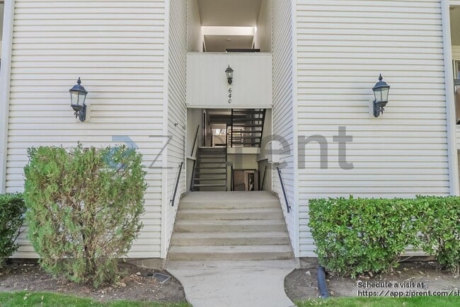 Building Photo - 640 E 3990 S