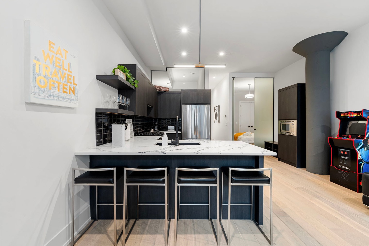 Building Photo - 318 W Grand Ave