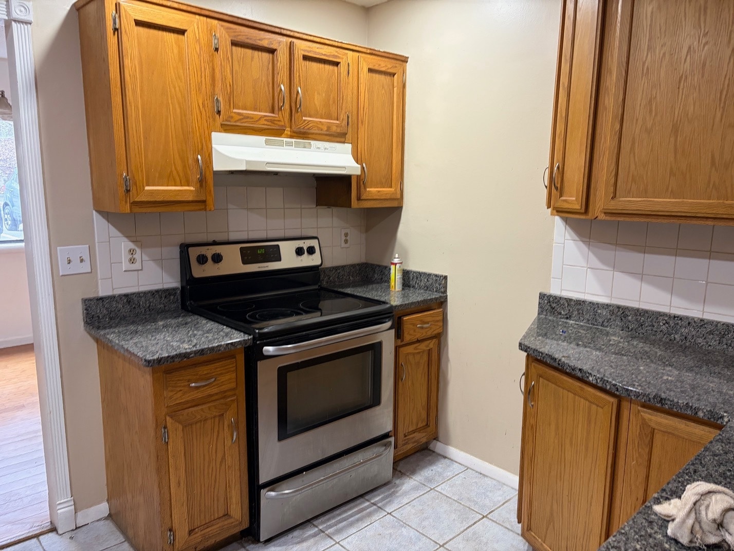 Building Photo - 166 Old Brookfield Rd