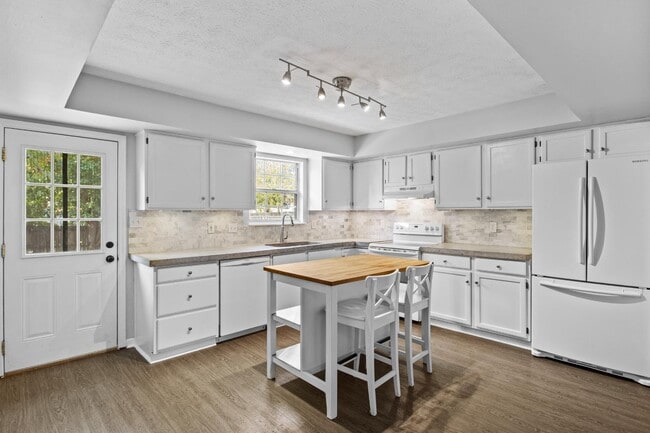 Building Photo - 3893 Boston Rd