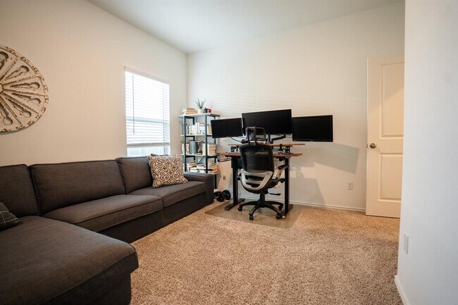 Building Photo - 208 Prairie Dog Town Dr