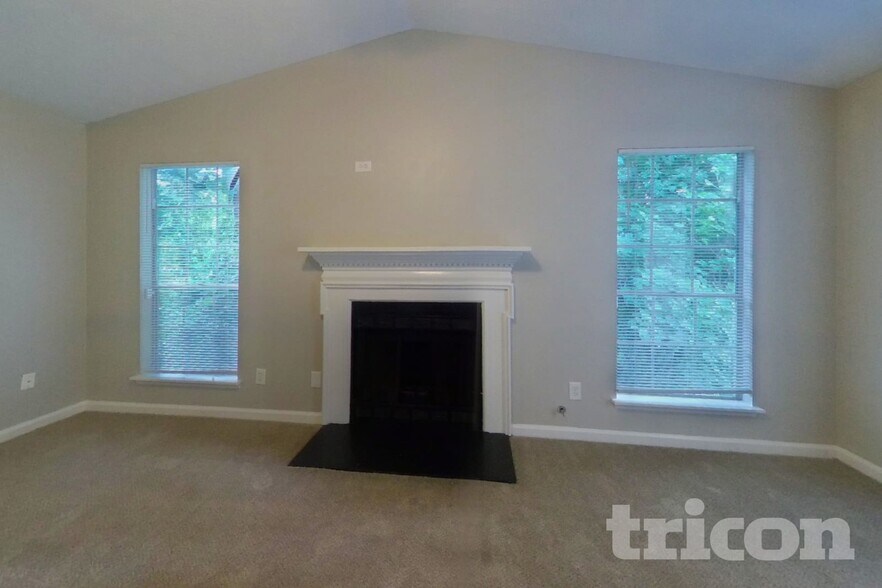 Building Photo - 2755 Wildflower Ln SW