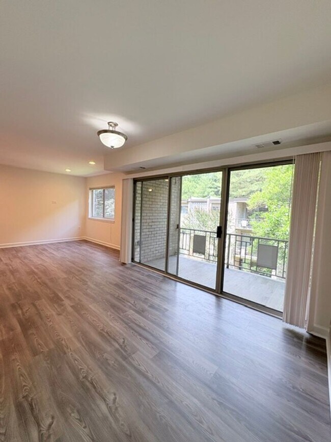 Building Photo - 12403 Braxfield Ct