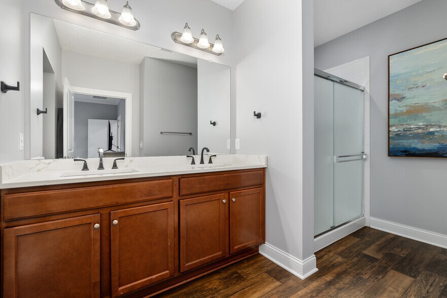 Building Photo - 243 Parkgate Ct