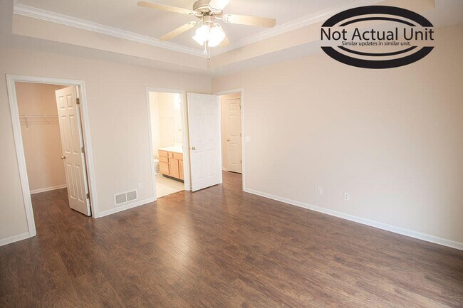 Building Photo - 1881 Harmony St