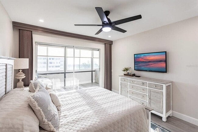 Building Photo - 1125 W Peppertree Dr