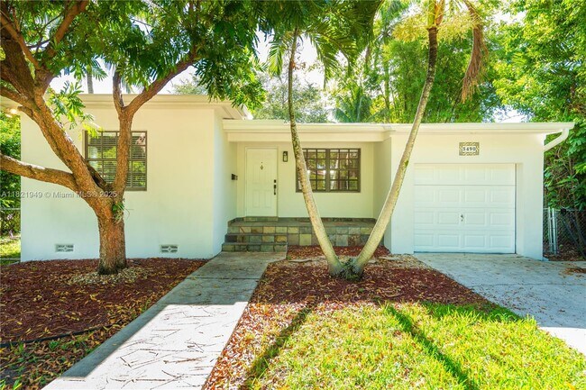 Building Photo - 5490 SW 57th Ave