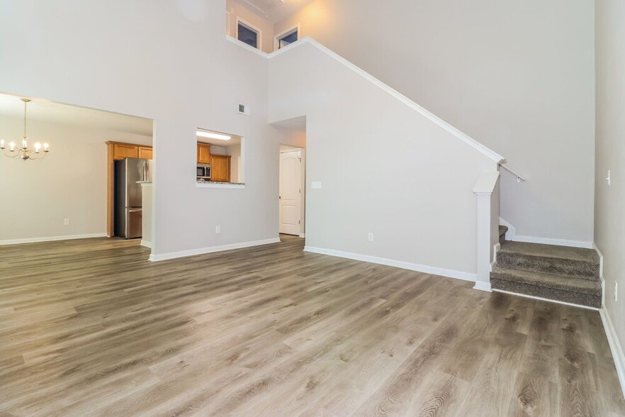 Building Photo - 6695 White Walnut Way